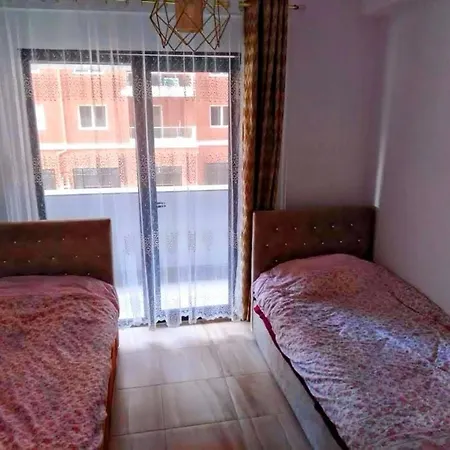 Genti Apartament Appartement Tirana